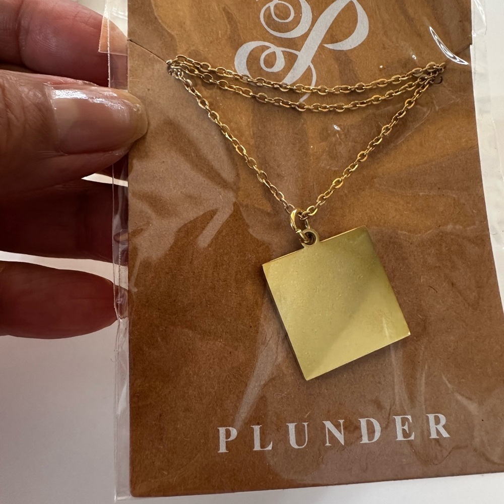 PLUNDER Bundle Of 3 Goldtone Earrings, Necklace and Bracelet Casual Jewelries - Picture 5 of 6